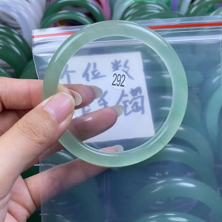未镶嵌手镯石英质玉62