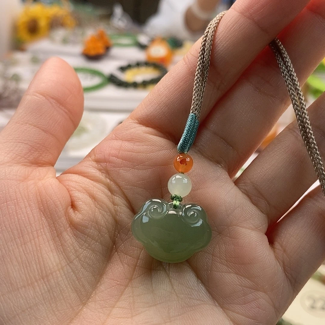 和田玉吊坠(不含链)未镶嵌釺*