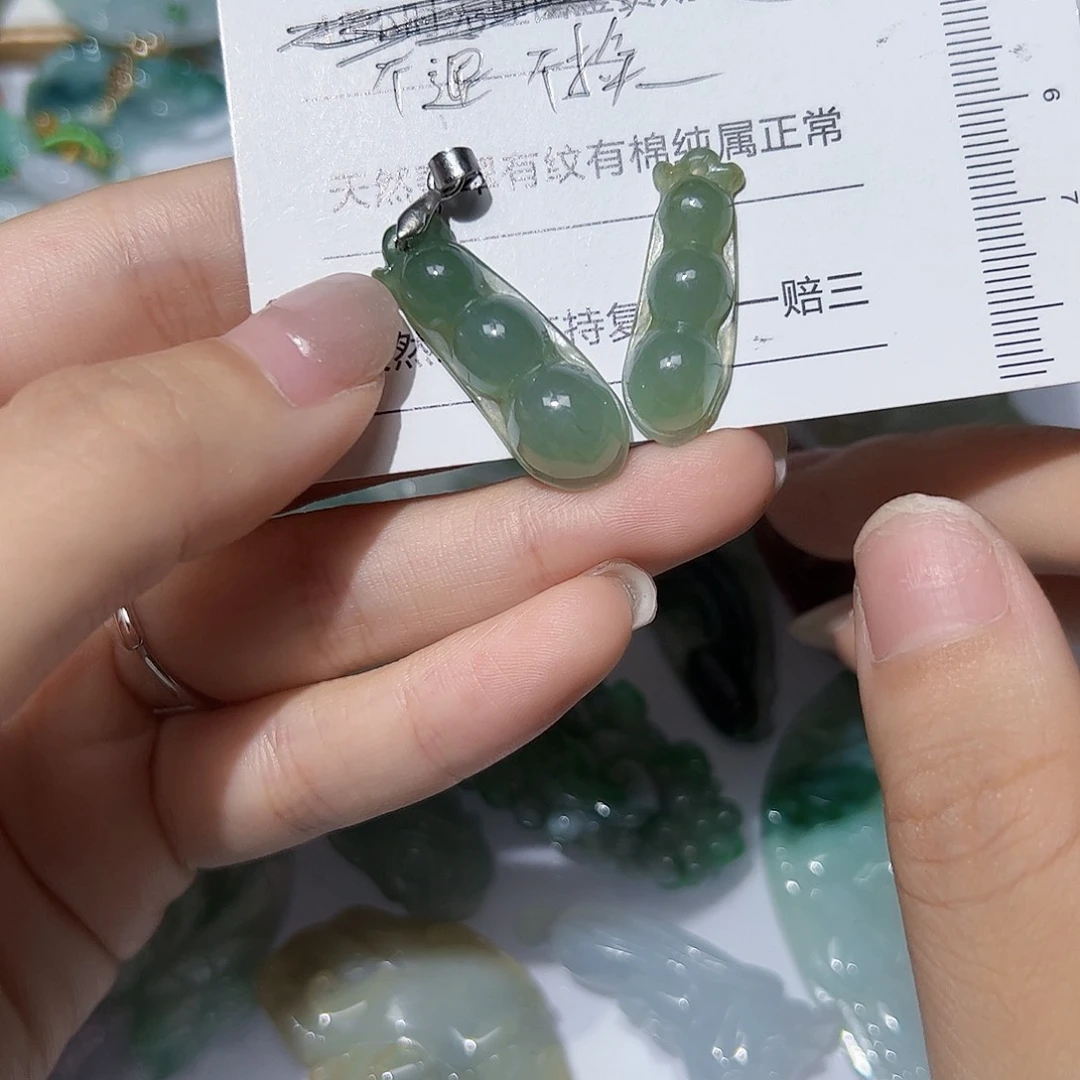 翡翠未镶嵌颈饰天然A货翡翠