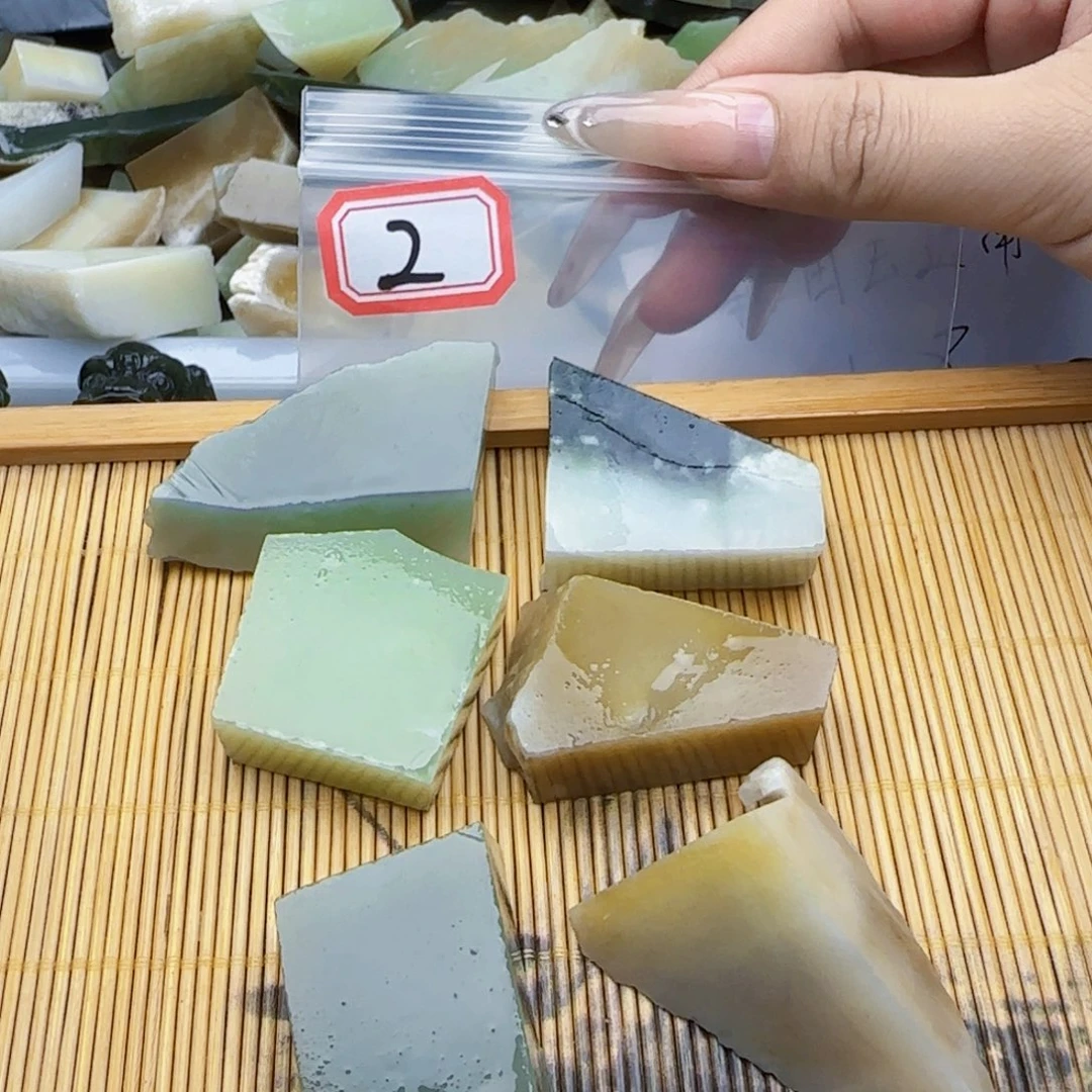 W***L和田玉未镶嵌珠宝半成品