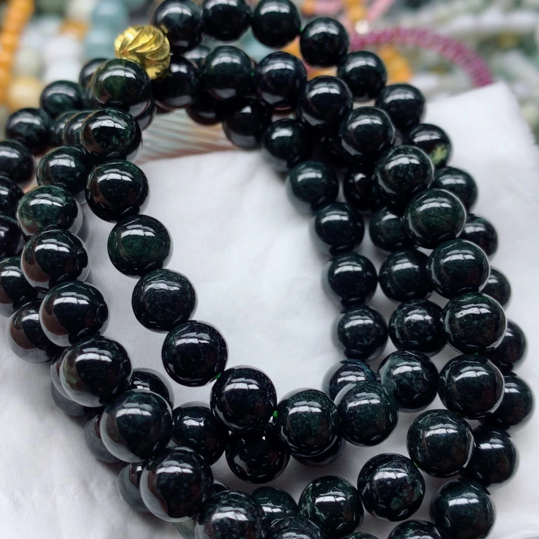 翡翠颈饰未镶嵌手串