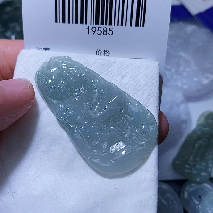 颈饰未镶嵌翡翠天光墟翡翠市场现金代购