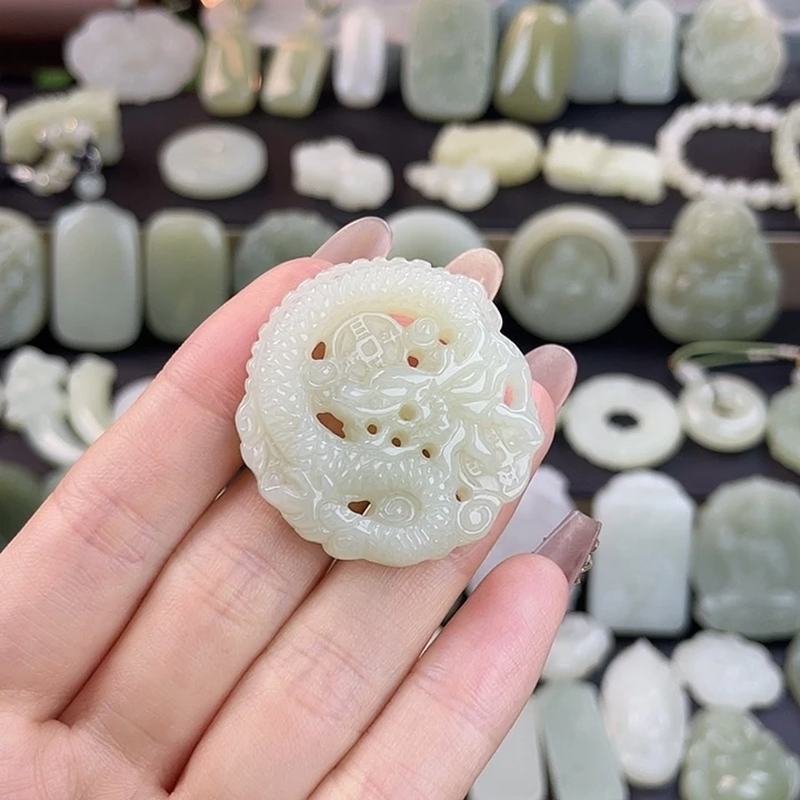 和田玉未镶嵌颈饰