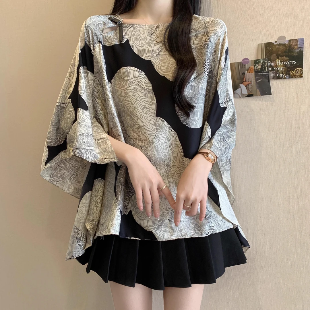 大码设计感显瘦欧货衬衫女夏季2025新款胖mm宽松遮肚子蝙蝠袖上衣