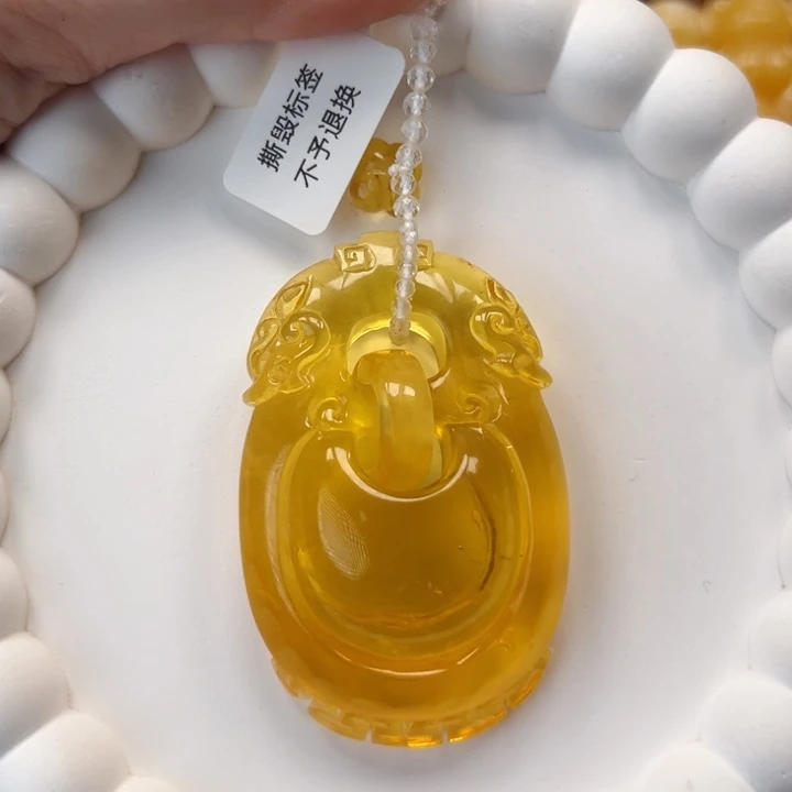 琥珀颈饰未镶嵌如意大锁23.2克