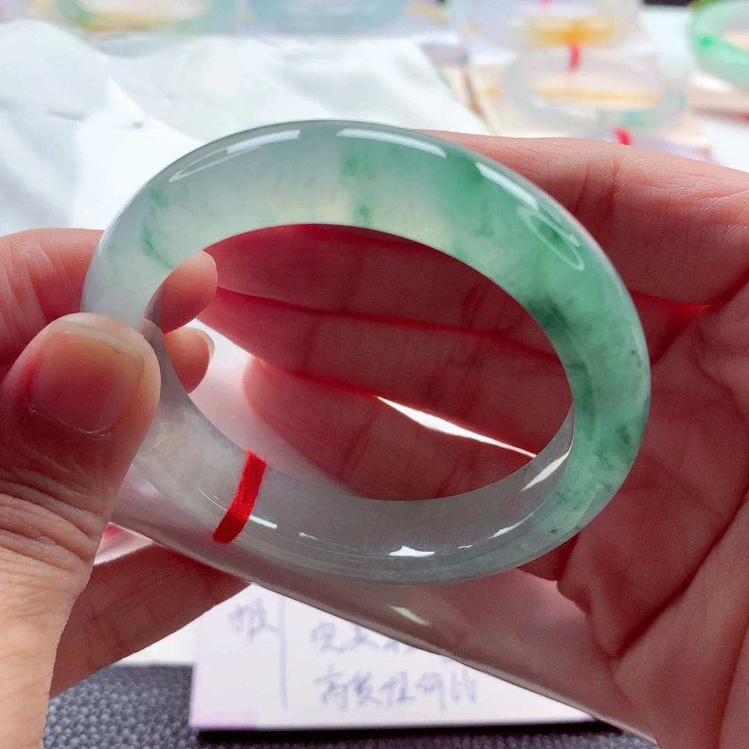 翡翠未镶嵌手镯51.6正冰起光冰飘绿花完美小手捡漏A