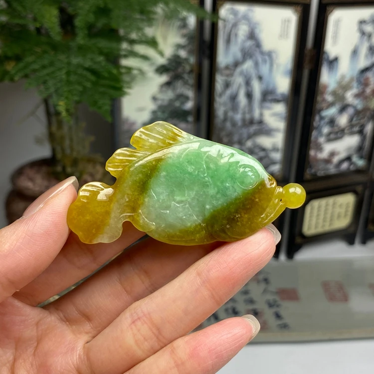 黄加绿年年有余鱼挂件 天然翡翠A货