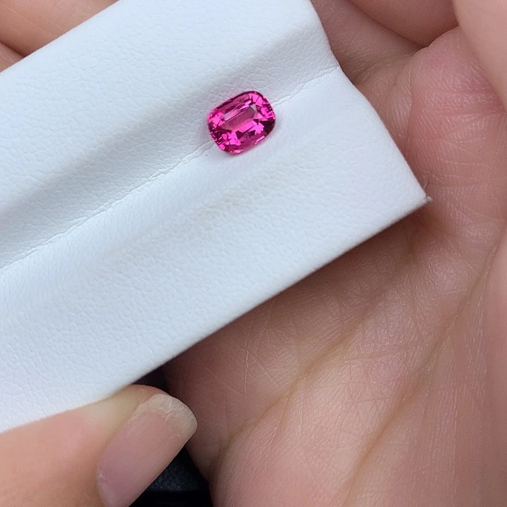未镶嵌裸石碧玺热粉色碧玺