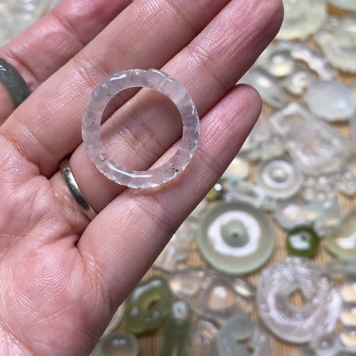 蛇纹石玉颈饰未镶嵌?****?