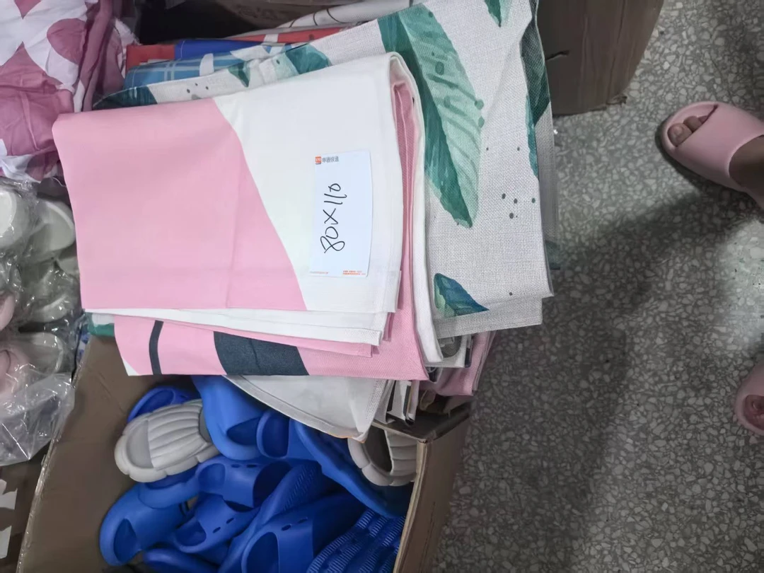 《兵哥外贸》3楼80×110仿麻款杂款桌布 发2张，不挑色瑕疵