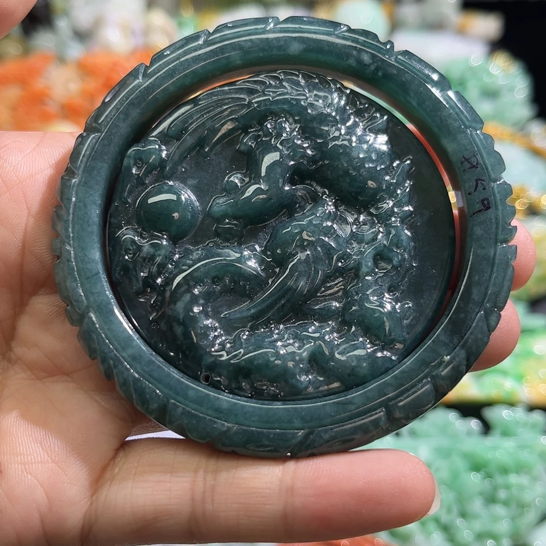 翡翠未镶嵌颈饰待编织