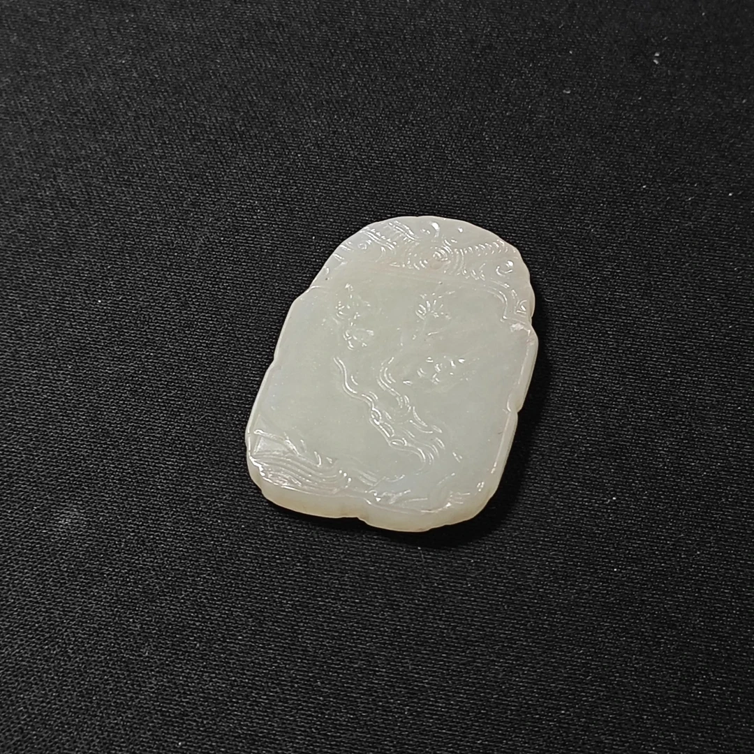 763创汇期和田白玉梅花佩