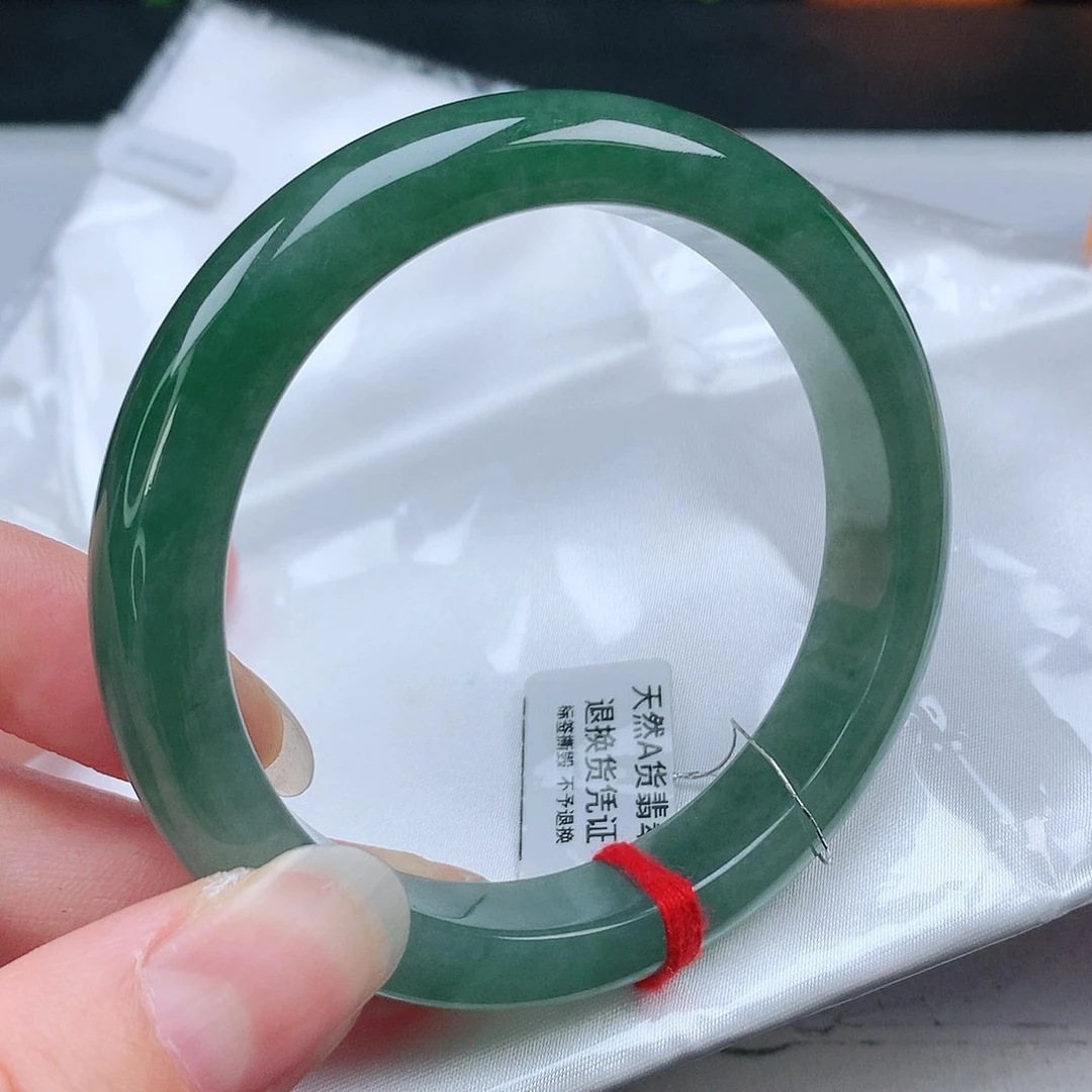 翡翠手镯未镶嵌58圈