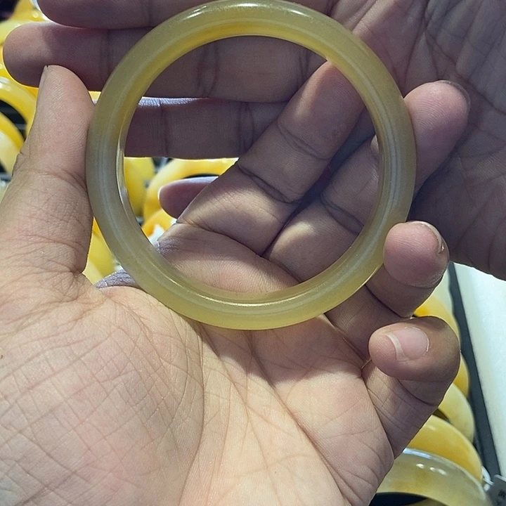 石英质玉（黄龙玉）手镯未镶嵌安