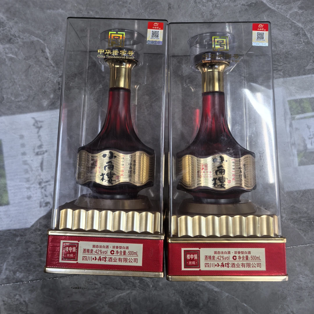 四川小角楼楼中情密藏42度白酒42度