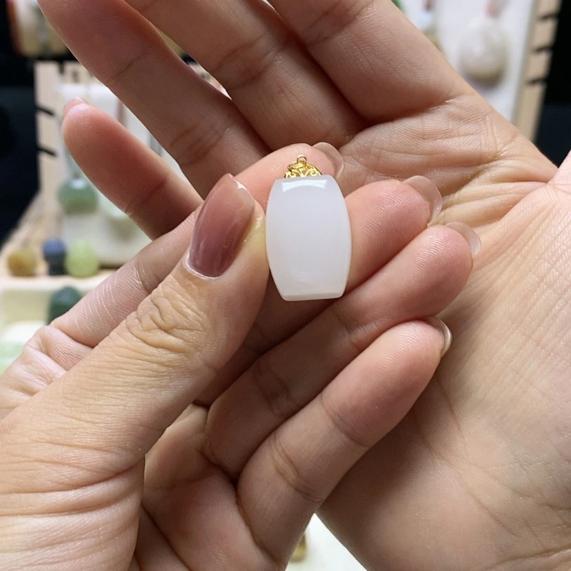 【闪购商品】和田玉未镶嵌颈饰嗨****王