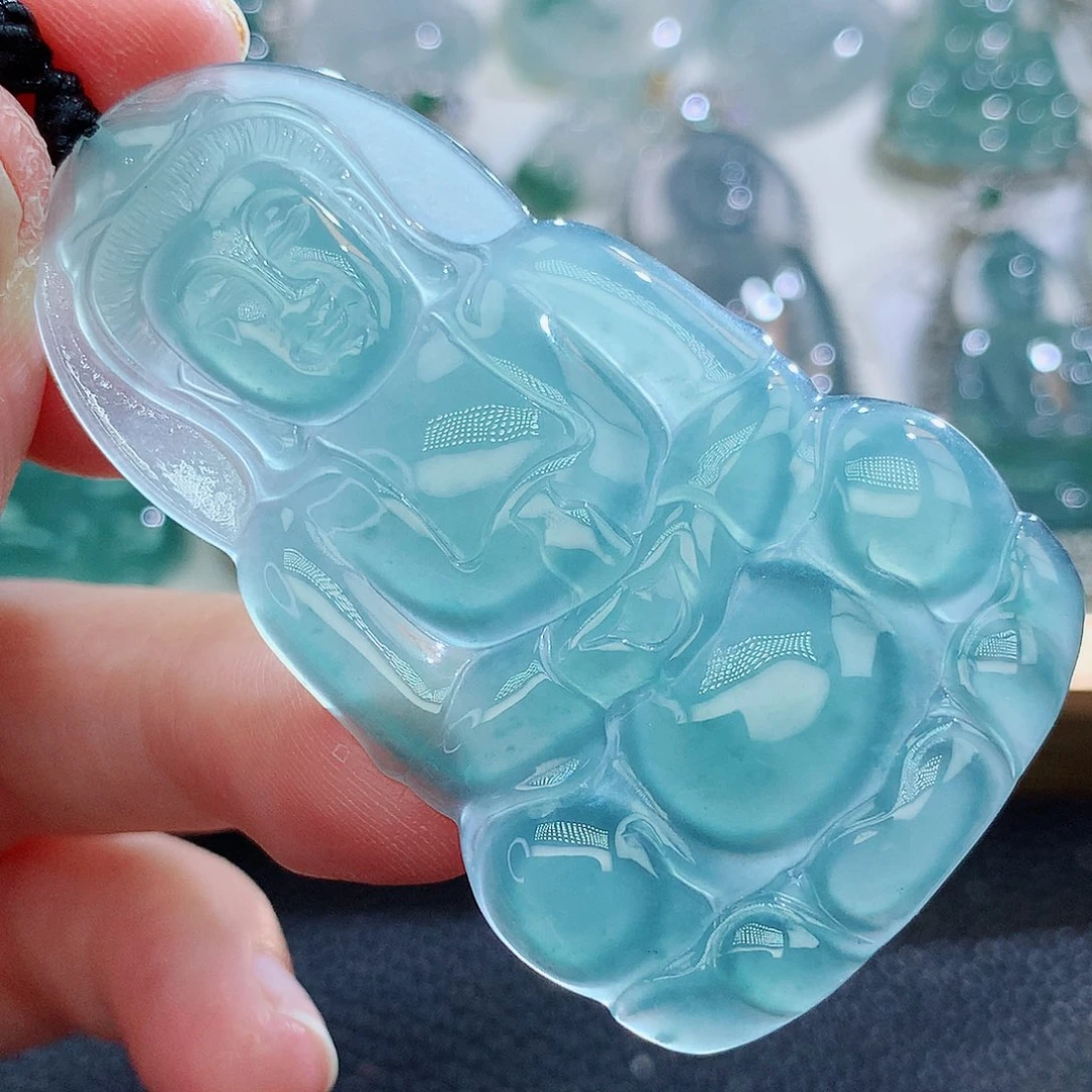 翡翠挂件未镶嵌翡翠