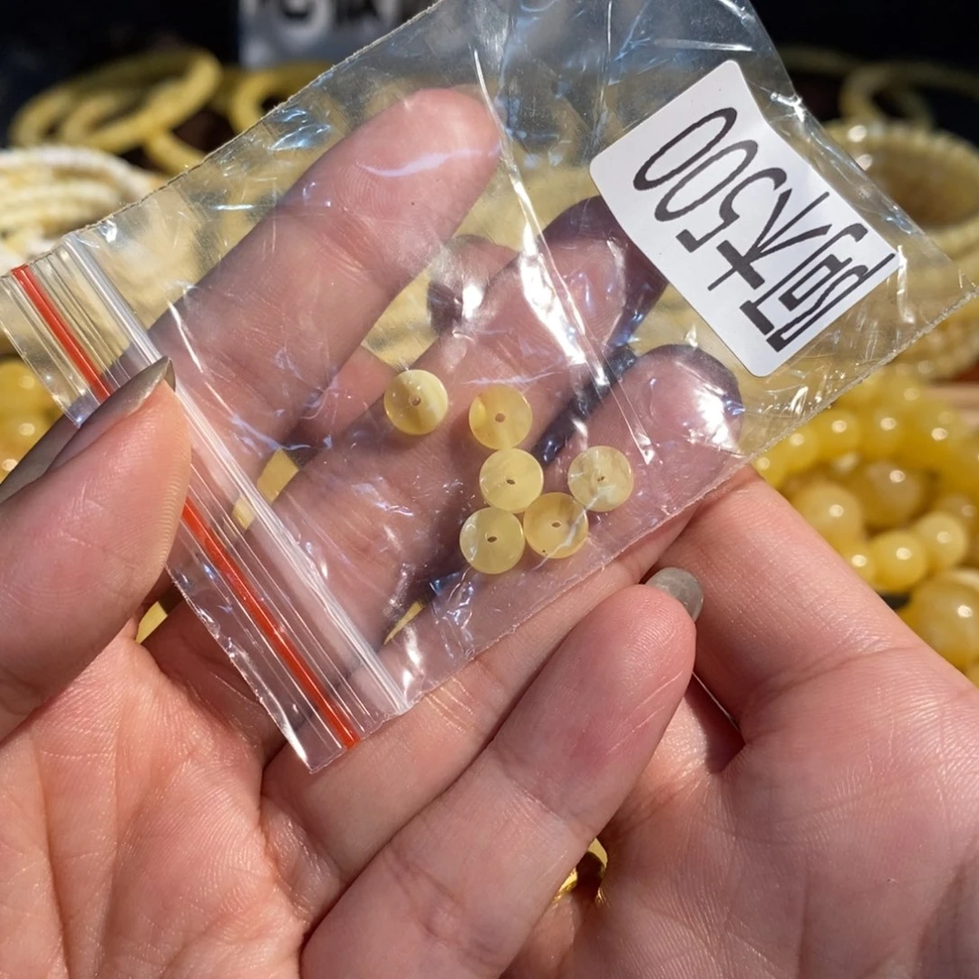 未镶嵌琥珀珠宝奇石500