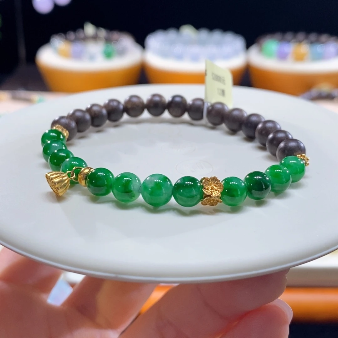 翡翠18K金镶嵌颈饰辣绿串