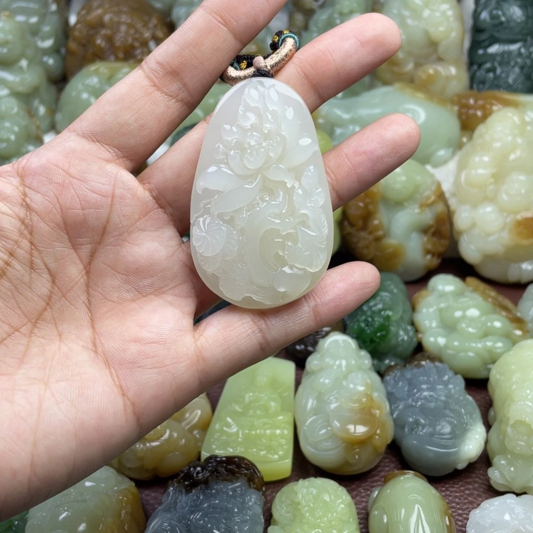 和田玉未镶嵌颈饰