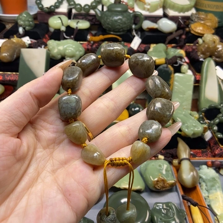 未镶嵌手串岫岩老玉（透闪石质玉）