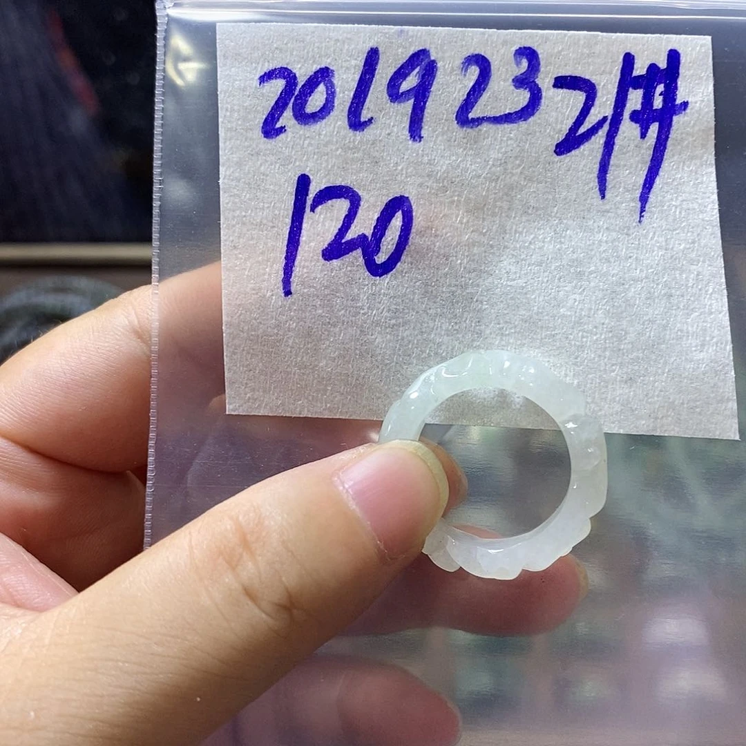 未镶嵌定制翡翠天**婆