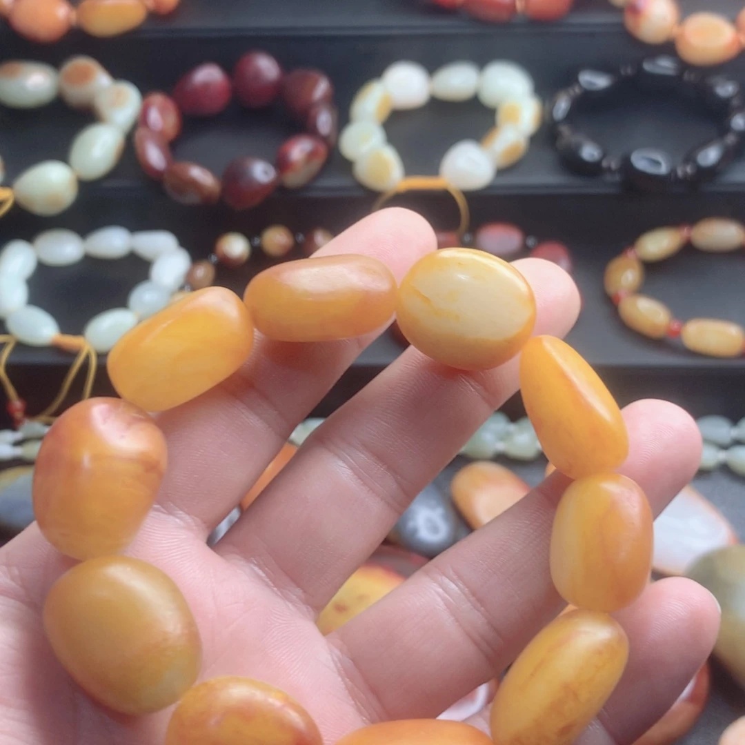 老***童和田玉未镶嵌颈饰