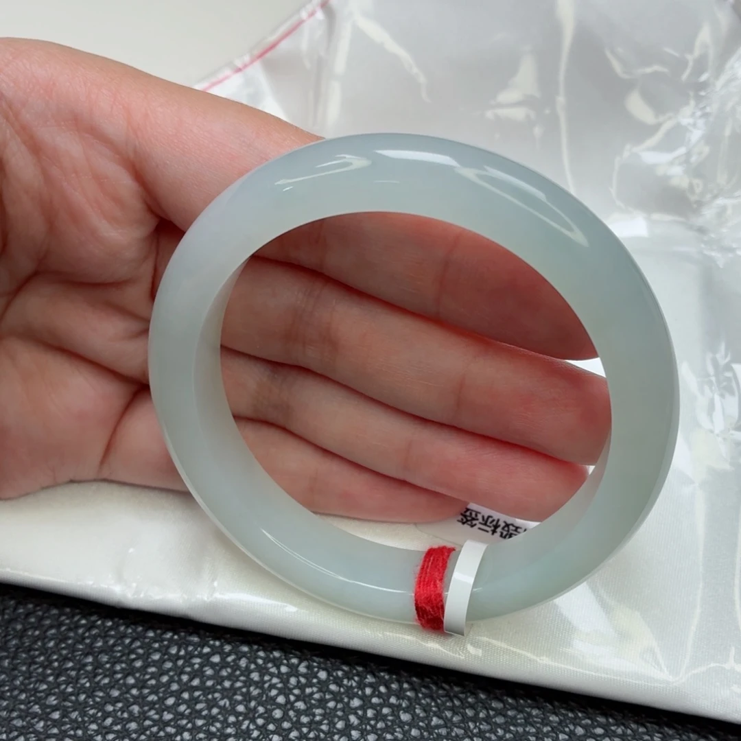 翡翠未镶嵌手镯56+冰胶起光晴绿瑕疵漏012