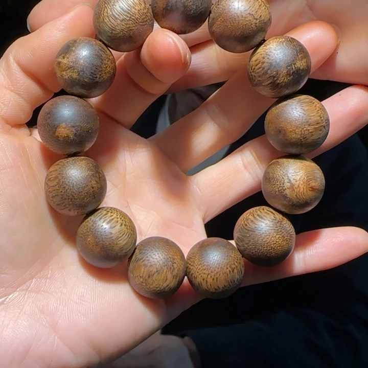 沉香手串捍**生透顶绿1.8手串28克+