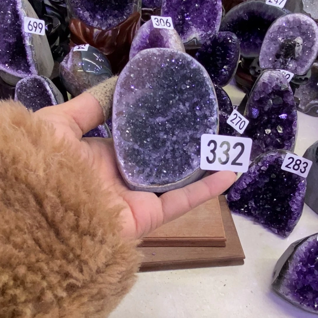 紫晶未镶嵌大型摆件（非配饰）