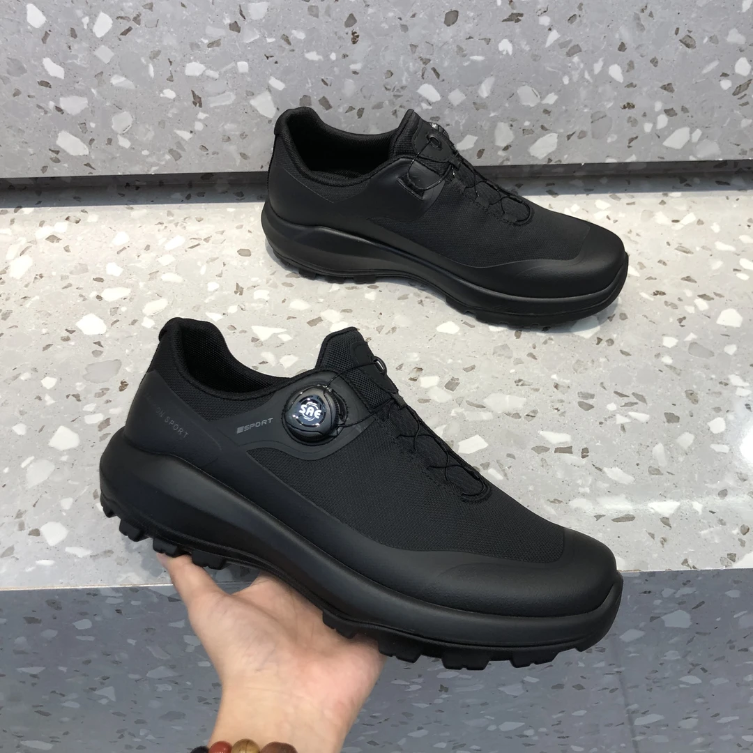 黑色男士厚底轻便舒适时尚休闲户外风圆头黑色运动鞋男百搭低帮