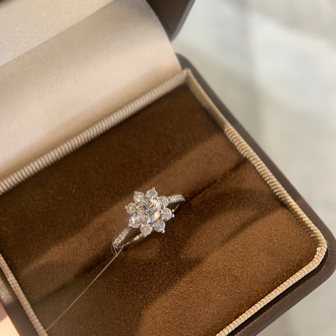 天然钻石18k金40分30分主钻太阳花戒指