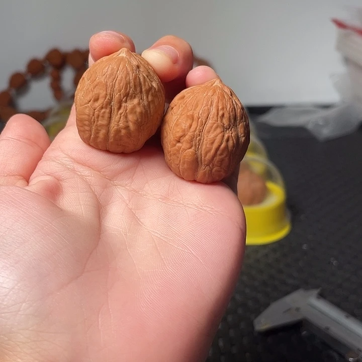 文玩核桃吊坠小手捻