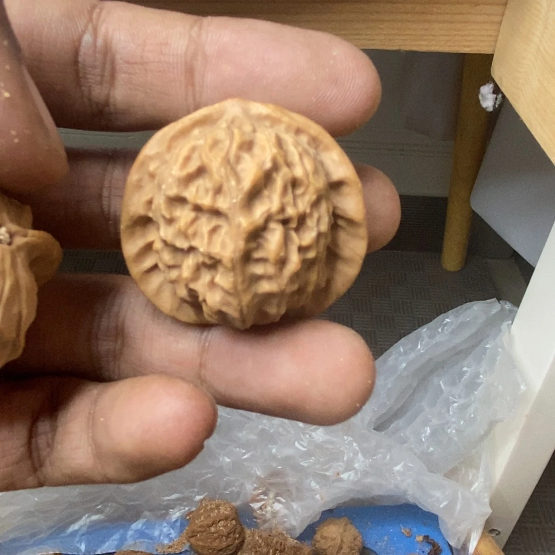 文玩核桃吊坠?***上瓷娃娃