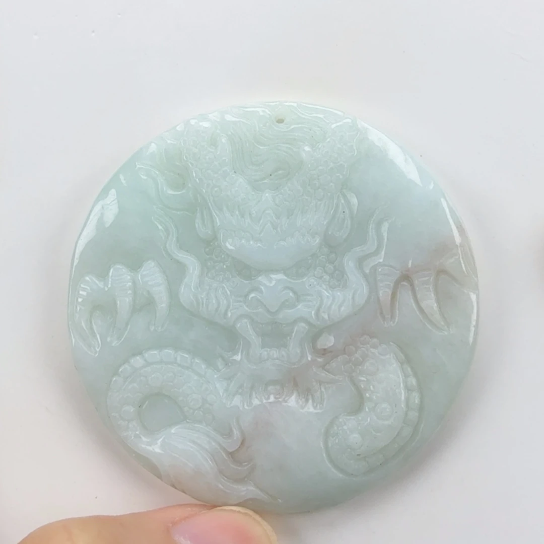 翡翠挂件未镶嵌翡翠