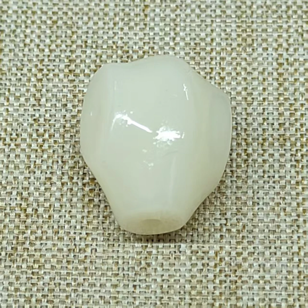 YL0278  香香骨鲨鱼背三通配饰约14mm