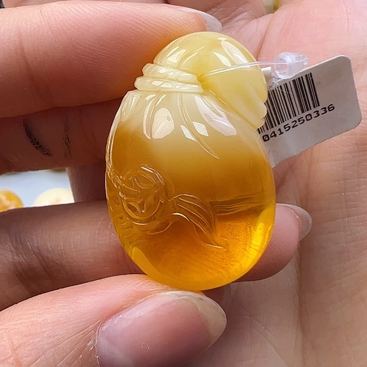 蜜蜡未镶嵌珠宝奇石