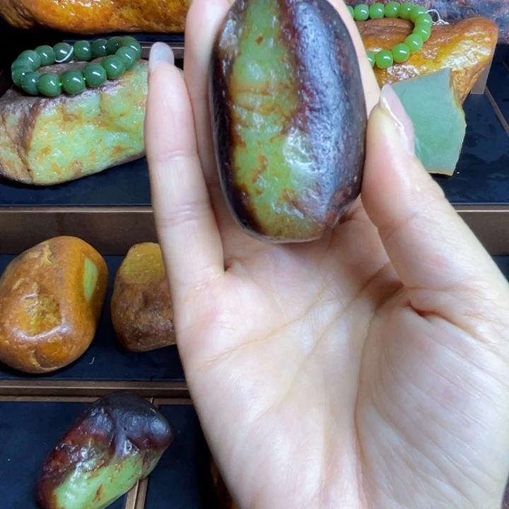 冬***瓜和田玉未镶嵌颈饰