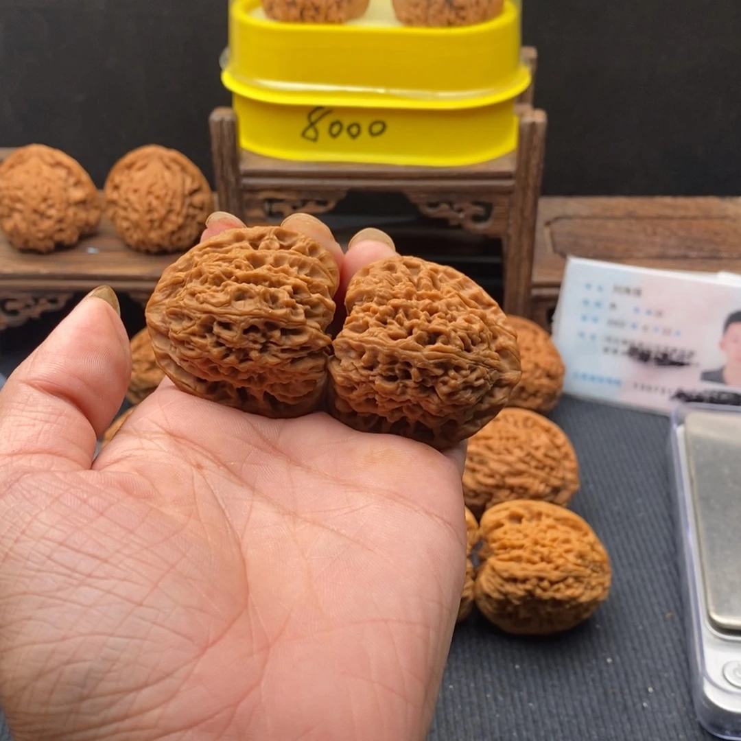 秋***呀核桃文玩核桃手把件