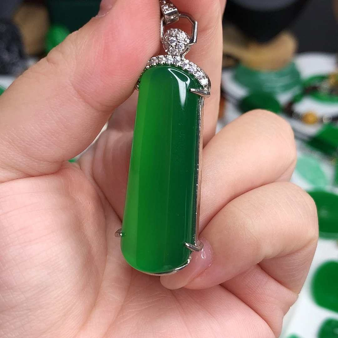 珍***妮合金颈饰玛瑙/玉髓吊坠741