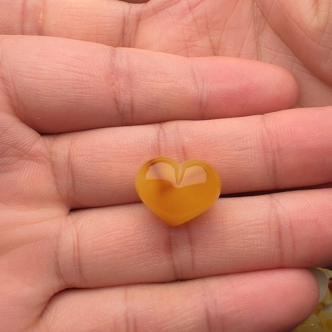 蜜蜡未镶嵌颈饰屁桃（打孔不退换）