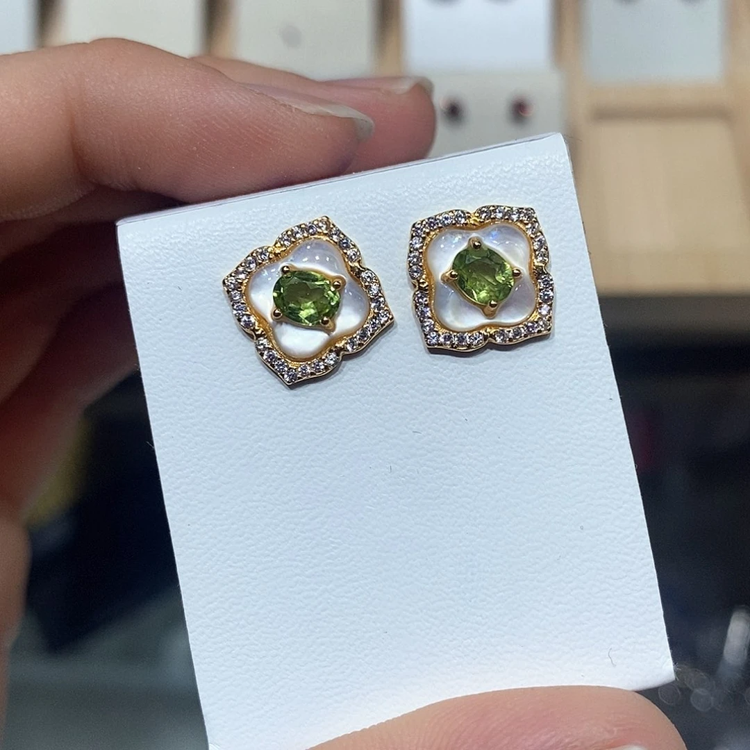 橄榄石耳饰银S925镶嵌（需要证书备注）