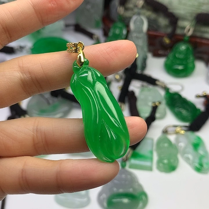 吊坠(赠链)未镶嵌翡翠