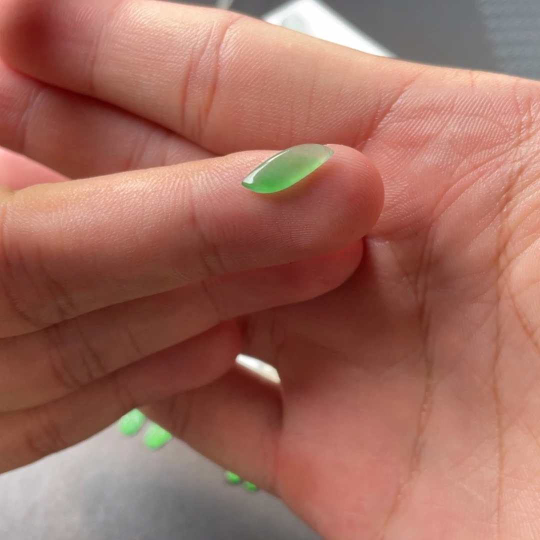 翡翠未镶嵌挂件天然缅甸翡翠随形