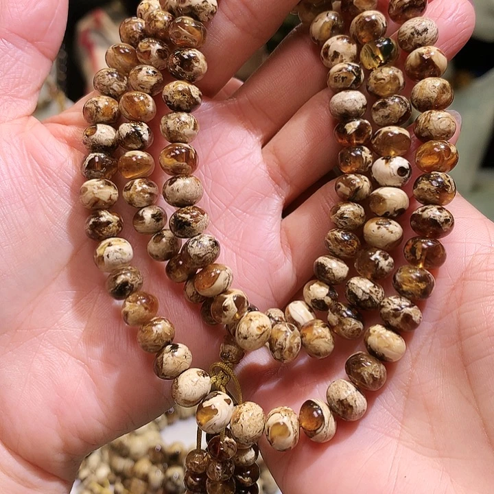 琥珀裸石未镶嵌清***阳琥珀