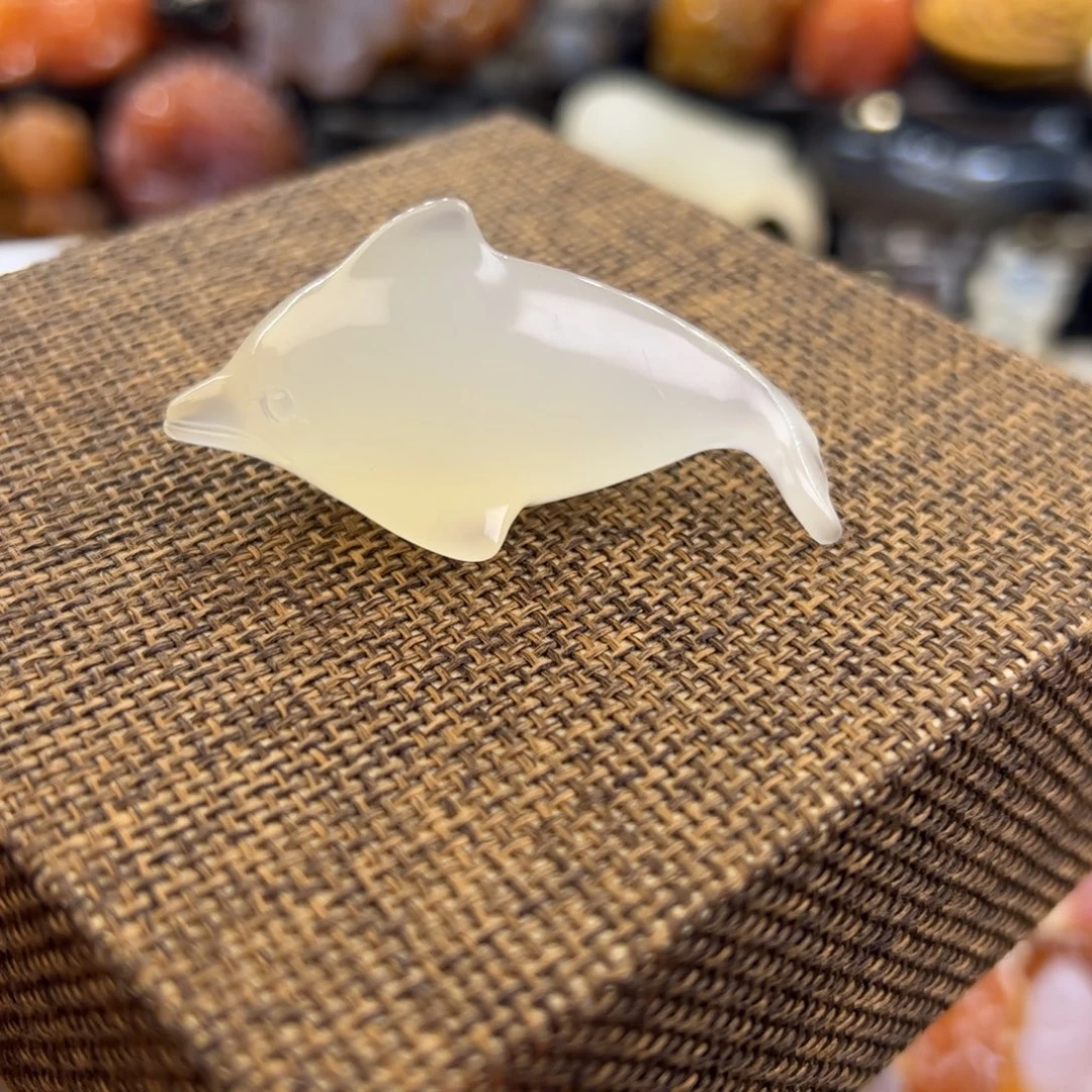 未镶嵌手玩摆件定制玛瑙海豚