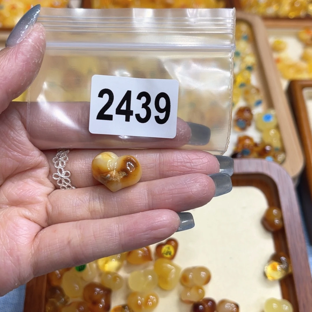 琥珀颈饰未镶嵌蜜蜡