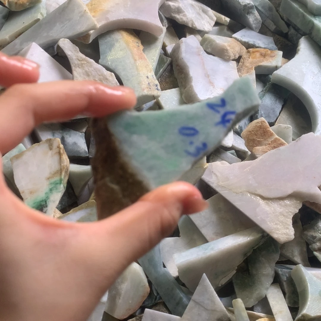 翡翠颈饰未镶嵌缅甸翡翠