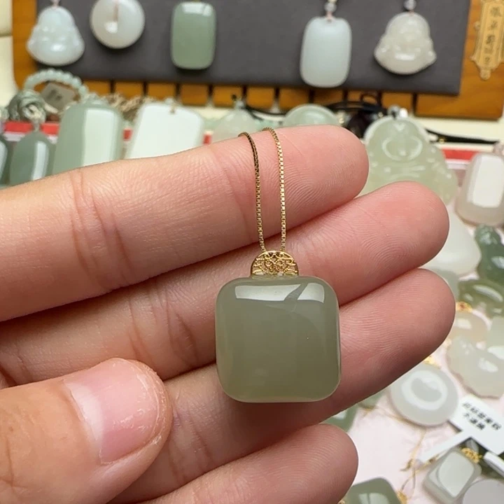 和田玉未镶嵌颈饰