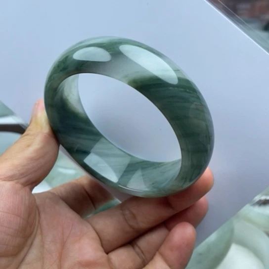 未镶嵌手镯石英质玉（金丝玉）